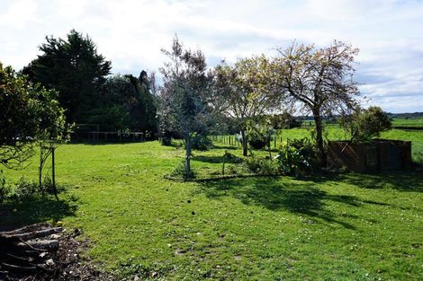 Photo of property in 82 Heatherlea West Road, Levin, 5575