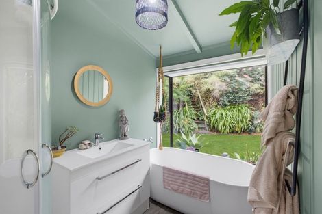 Photo of property in 6 Crownhill Street, Spotswood, New Plymouth, 4310