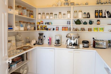 Photo of property in 105 Winara Avenue, Waikanae, 5036