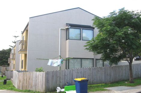 Photo of property in 1 Sun Place, Henderson, Auckland, 0612