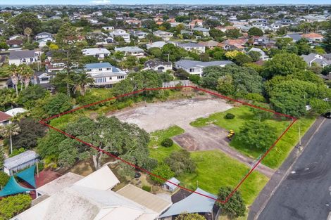 Photo of property in 16-18 Handley Avenue, Narrow Neck, Auckland, 0624