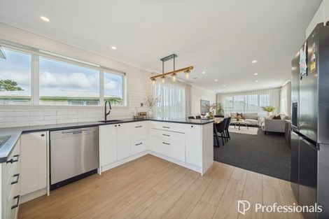Photo of property in 19 Turville Crescent, Newlands, Wellington, 6037