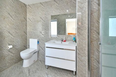 Photo of property in 10 Tapuwae Way, Mangere Bridge, Auckland, 2022