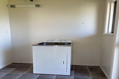 Photo of property in 6 Mountbatten Place, Papakura, 2110