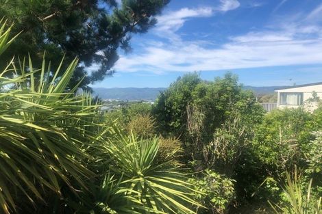 Photo of property in 18 Jasmine Grove, Maungaraki, Lower Hutt, 5010