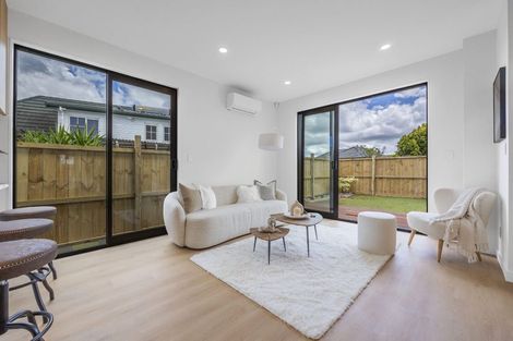 Photo of property in 744c East Coast Road, Pinehill, Auckland, 0630