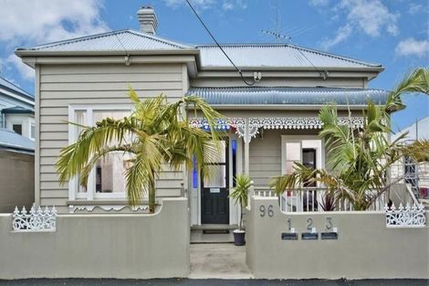 Photo of property in 96 Calliope Road, Stanley Point, Auckland, 0624