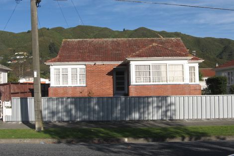 Photo of property in 22 Shearer Crescent, Naenae, Lower Hutt, 5011