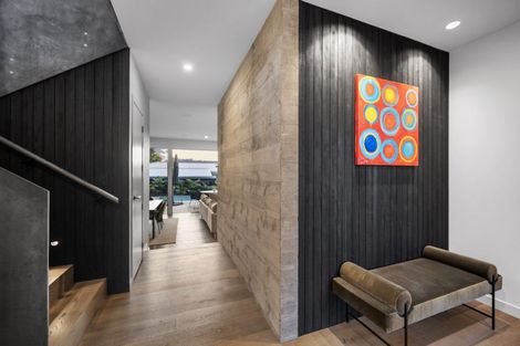 Photo of property in 23 Otakau Road, Milford, Auckland, 0620