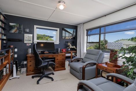 Photo of property in 6 Studholme Street, Waimate, 7924