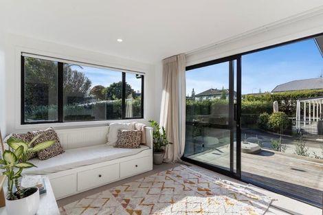 Photo of property in 1/7 Pine Road, Orewa, 0931