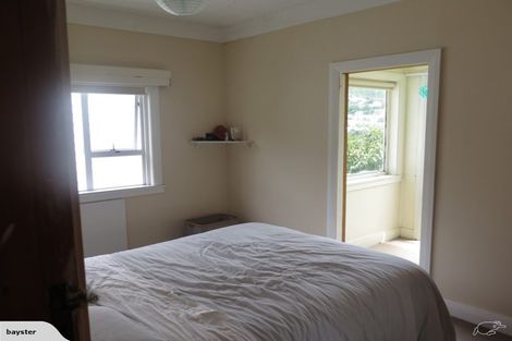 Photo of property in 28 Melbourne Road, Island Bay, Wellington, 6023