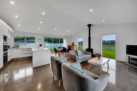 Photo of property in 10 Hawetaone Street, Bell Block, New Plymouth, 4312