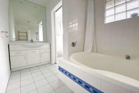 Photo of property in 1 Pohutukawa Place, Ellerslie, Auckland, 1051