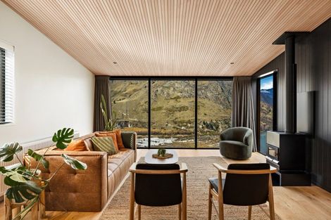 Photo of property in 11 Powder Terrace, Arthurs Point, Queenstown, 9371