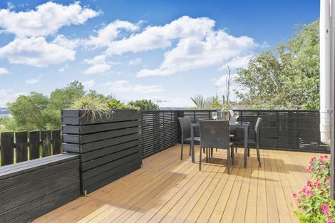 Photo of property in 21 Denarius Lane, Glendene, Auckland, 0602