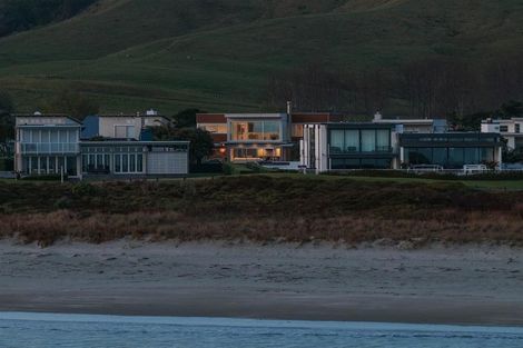 Photo of property in 39 Taumata Road, Omaha, 0986