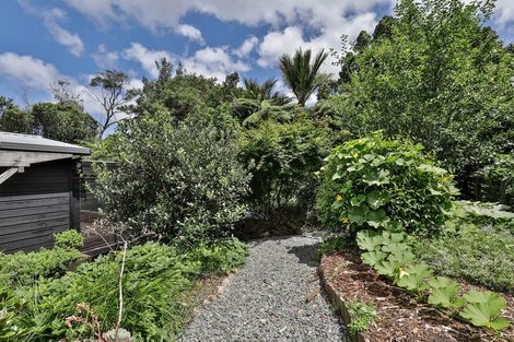 Photo of property in 37 York Road, Titirangi, Auckland, 0604