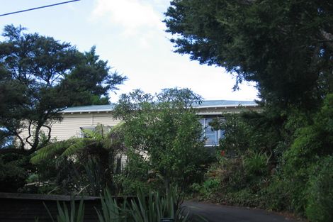 Photo of property in 332 Titirangi Road, Titirangi, Auckland, 0604