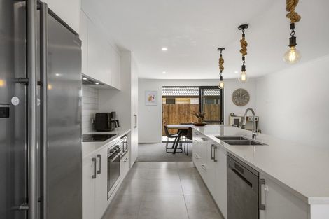 Photo of property in 14 Winspear Place, Omokoroa, 3114