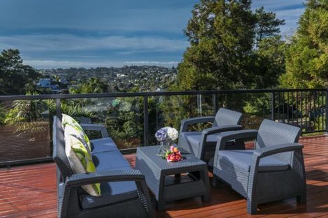 Photo of property in 9 Heatherleigh Rise, Northcross, Auckland, 0632