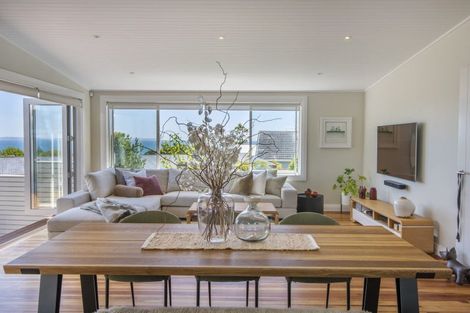 Photo of property in 120 Aberdeen Road, Campbells Bay, Auckland, 0620