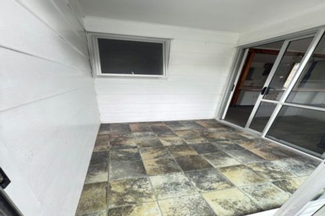 Photo of property in 418a West Coast Road, Glen Eden, Auckland, 0602