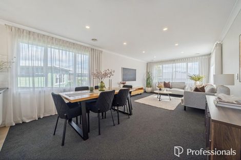 Photo of property in 19 Turville Crescent, Newlands, Wellington, 6037