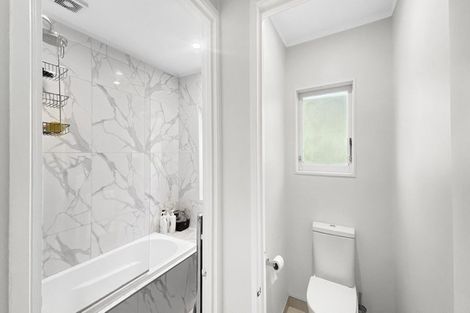 Photo of property in 28 Merriefield Avenue, Forrest Hill, Auckland, 0620