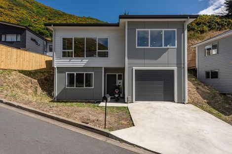 Photo of property in 22 Rarangi Way, Owhiro Bay, Wellington, 6023