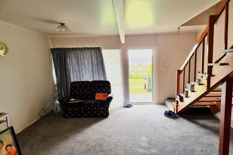 Photo of property in 2/41a Tramway Road, Beach Haven, Auckland, 0626