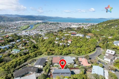 Photo of property in 2 Taka Grove, Normandale, Lower Hutt, 5010