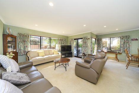 Photo of property in 23 Chadwick Place, Highbury, Palmerston North, 4412