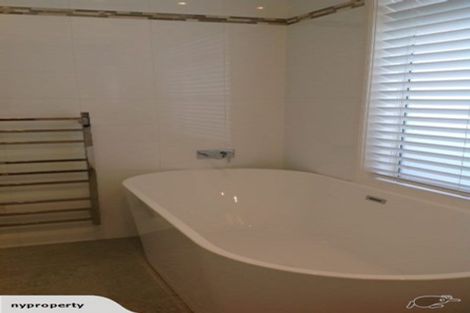 Photo of property in 35 Cassinia Close, Papamoa Beach, Papamoa, 3118