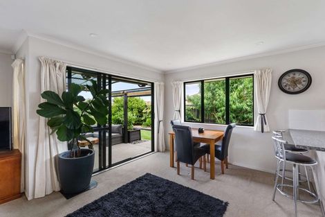 Photo of property in 26 Breaker Grove, Waiuku, 2123