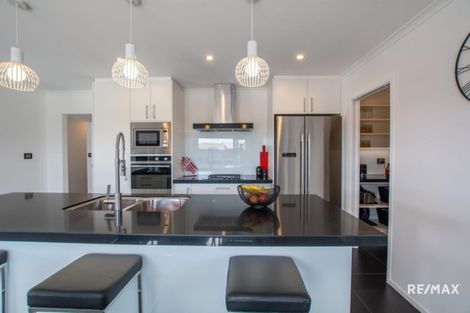 Photo of property in 18 Naeo Close, Papamoa Beach, Papamoa, 3118