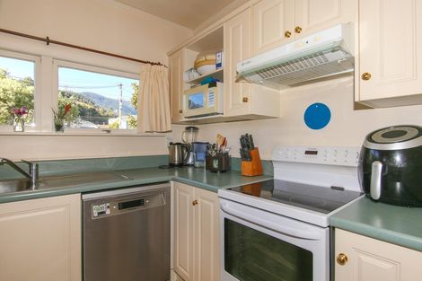 Photo of property in 10 Hilliard Street, Stoke, Nelson, 7011