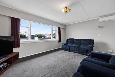 Photo of property in 61 Collins Street, Hawera, 4610