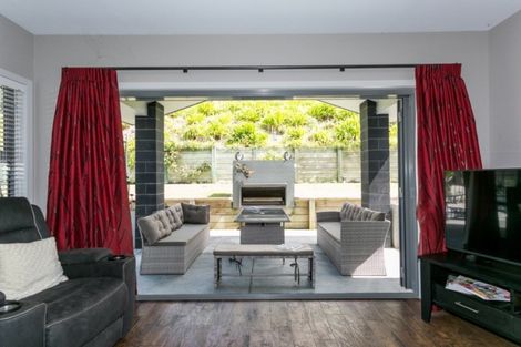 Photo of property in 18 Oak Place, Poraiti, Napier, 4112