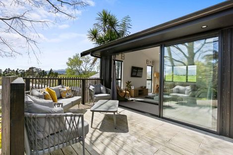 Photo of property in 100 Carthew Street, Okato, 4335