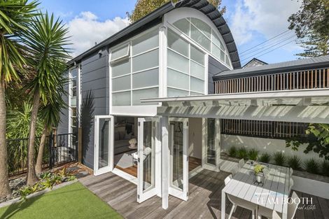 Photo of property in 2/22 Rangatira Road, Birkenhead, Auckland, 0626