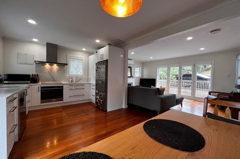 Photo of property in 1/73 Verran Road, Birkenhead, Auckland, 0626