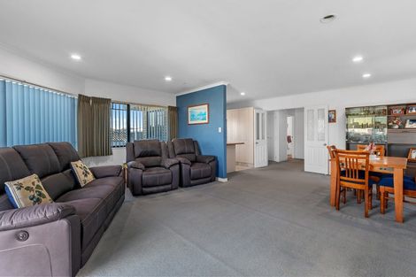 Photo of property in 333 Grenada Street, Papamoa Beach, Papamoa, 3118