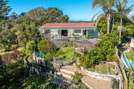 Photo of property in 17 Wellington Road, Surfdale, Waiheke Island, 1081