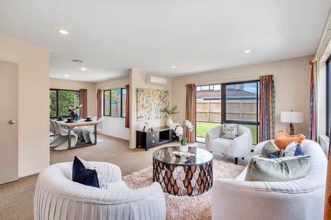 Photo of property in 16 Coventry Way, Long Bay, Auckland, 0630