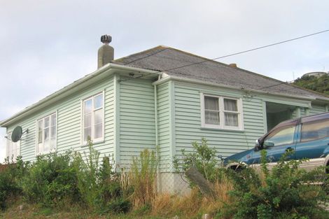 Photo of property in 35 Sidlaw Street, Strathmore Park, Wellington, 6022