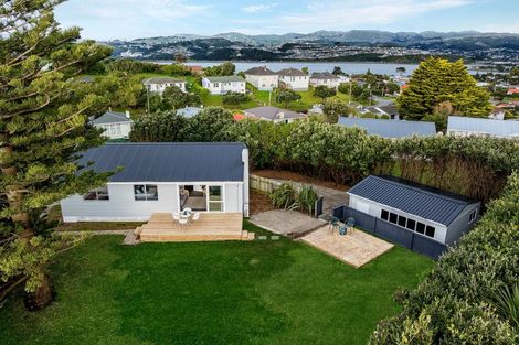 Photo of property in 4 Taupiri Crescent, Titahi Bay, Porirua, 5022