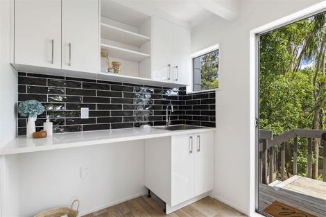 Photo of property in 1/48a Verbena Road, Birkdale, Auckland, 0626