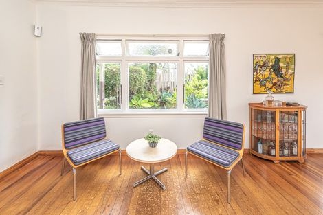 Photo of property in 6 Taranaki Street, Saint Johns Hill, Whanganui, 4501