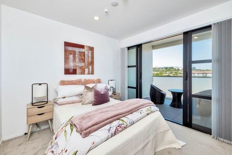 Photo of property in Apollo Apartments, 201/46 Rosedale Road, Rosedale, Auckland, 0632